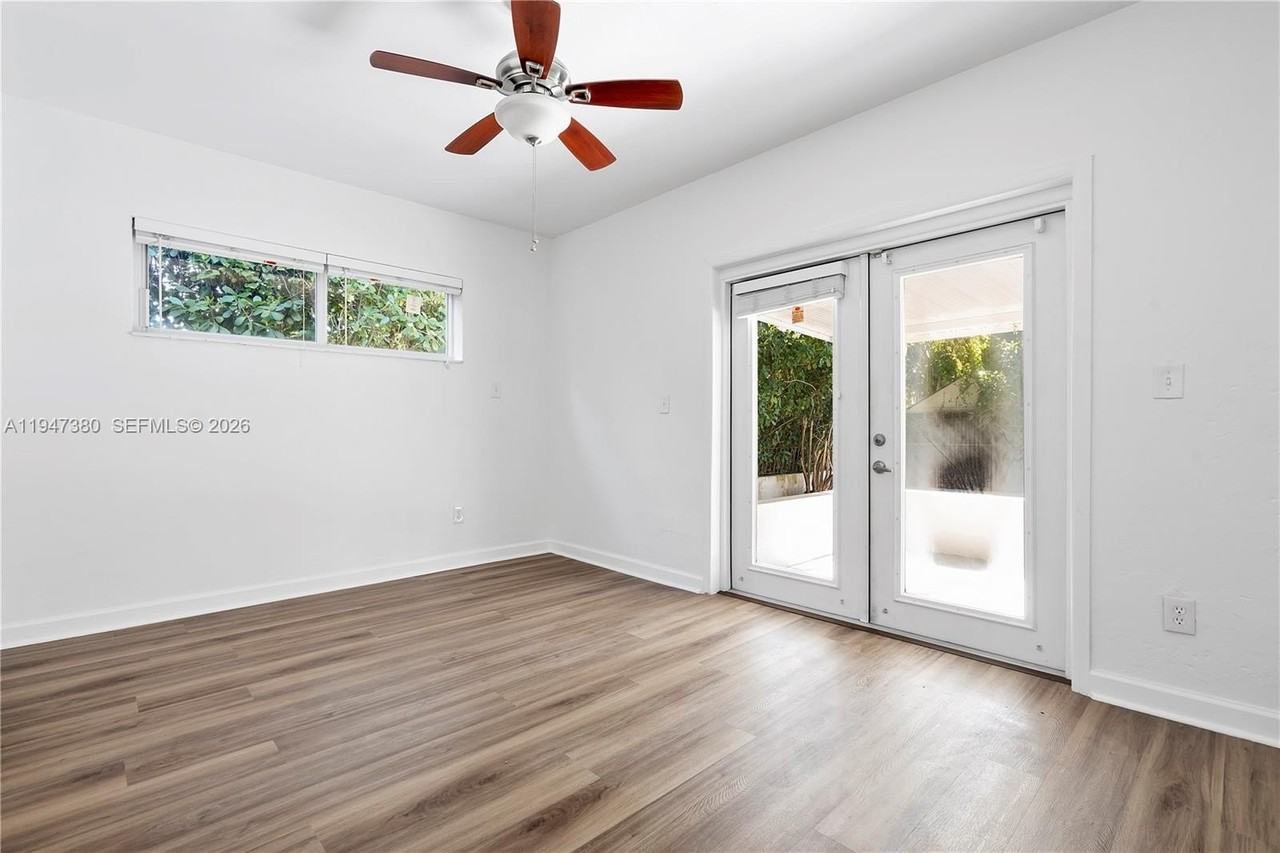 2350 Sw 26th St - Photo 7 of 50