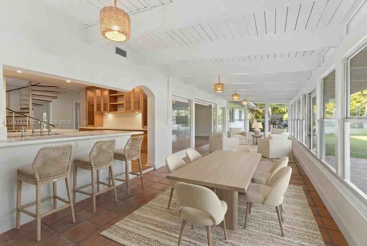 4 Harbor Pt - Photo 7 of 29