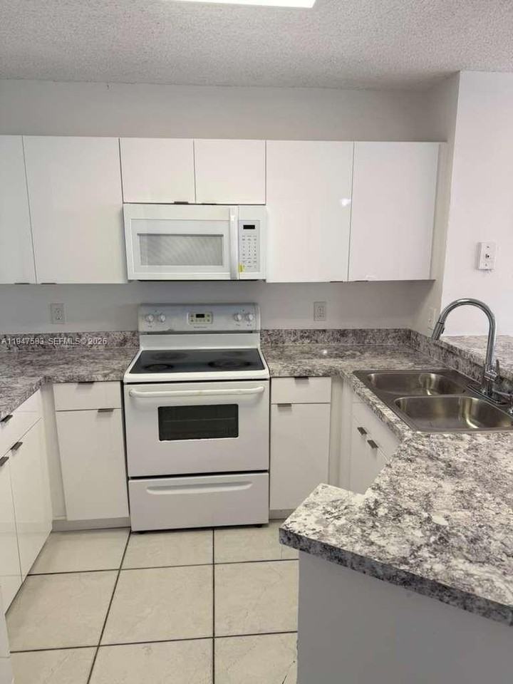 8710 N Sherman Cir #304 - Photo 5 of 18