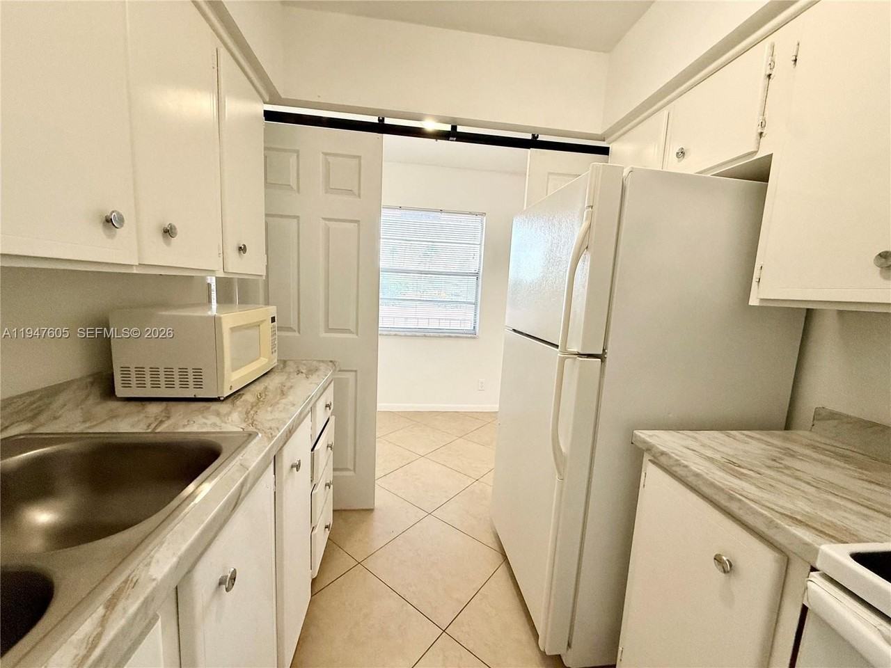 10 Se 9th Ave #6 - Photo 6 of 24