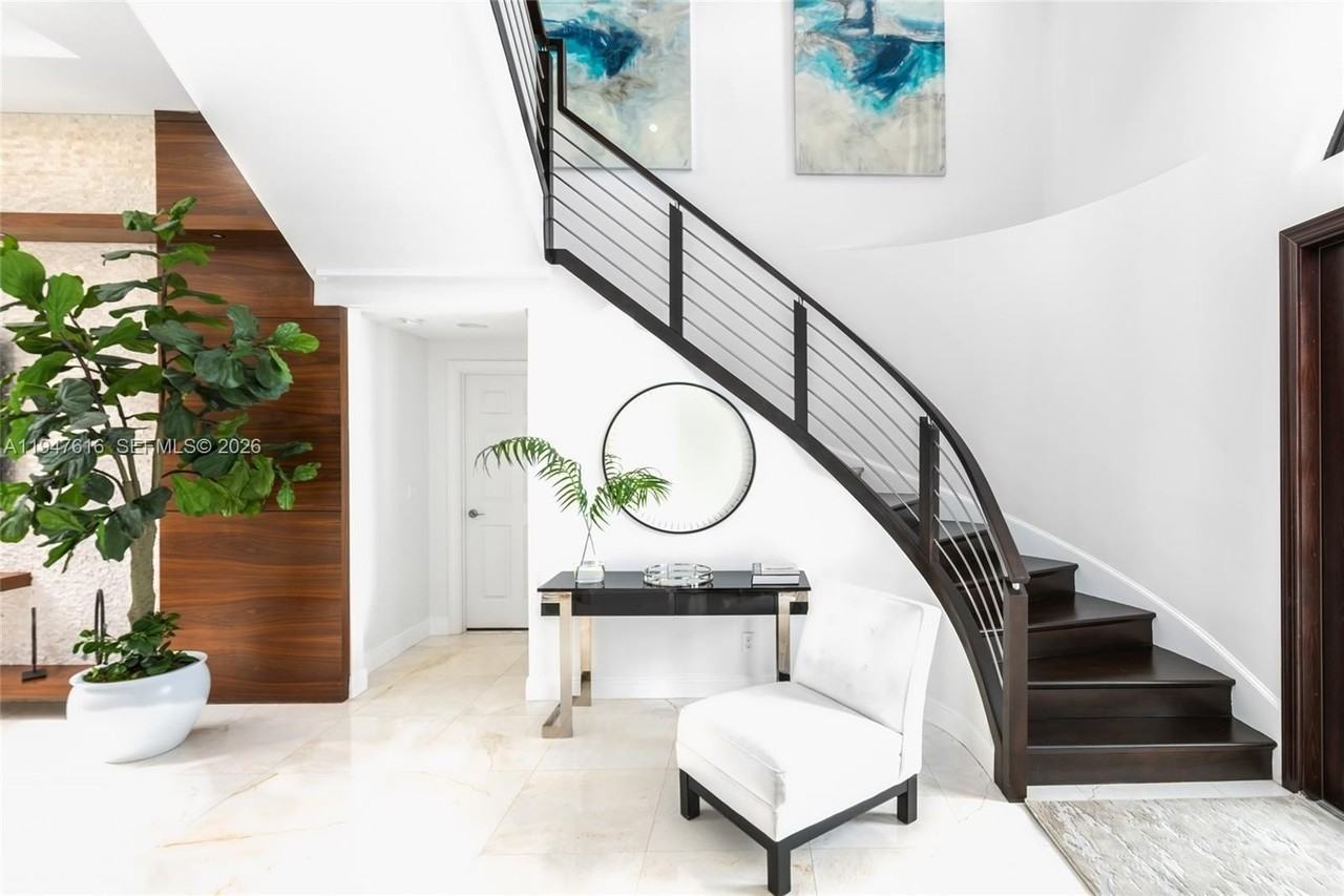 10220 Sweet Bay Ct - Photo 3 of 48