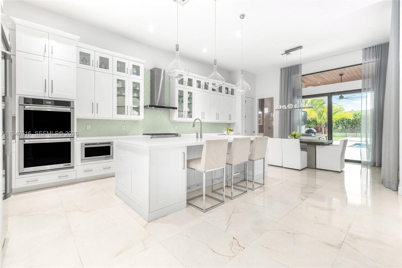 10220 Sweet Bay Ct - Photo 7 of 48