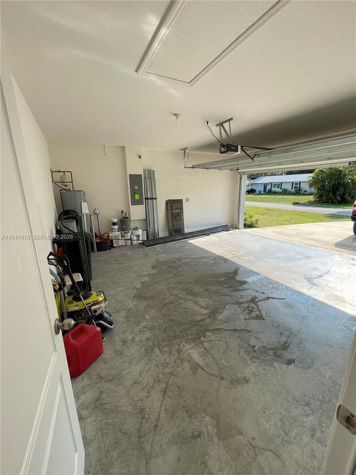 982 Sw Commonwealth Rd #0 - Photo 6 of 50