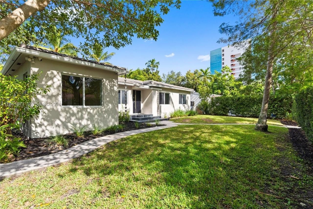 251 Ne 44th St #251 - Photo 2 of 39