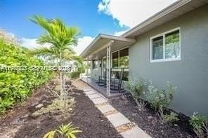 1532 Ne 39th St #0 - Photo 3 of 33