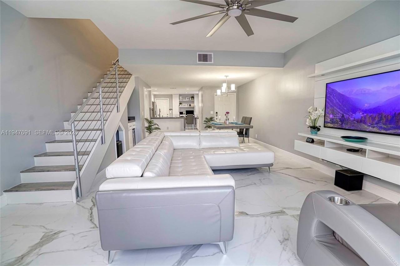 1261 Presidio Dr #5-42 - Photo 5 of 42