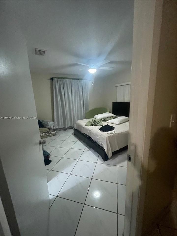 11458 Nw 91st Ct - Photo 7 of 13