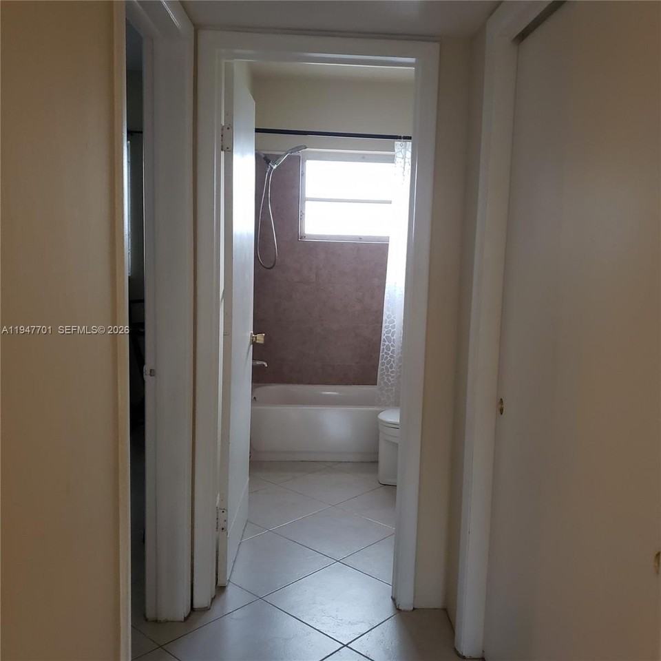 1420 Atlantic Shores Blvd #332 - Photo 5 of 14