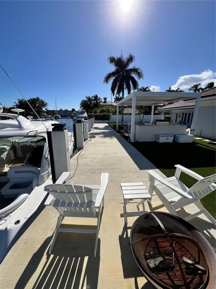 5510 Bayview Dr - Photo 6 of 50