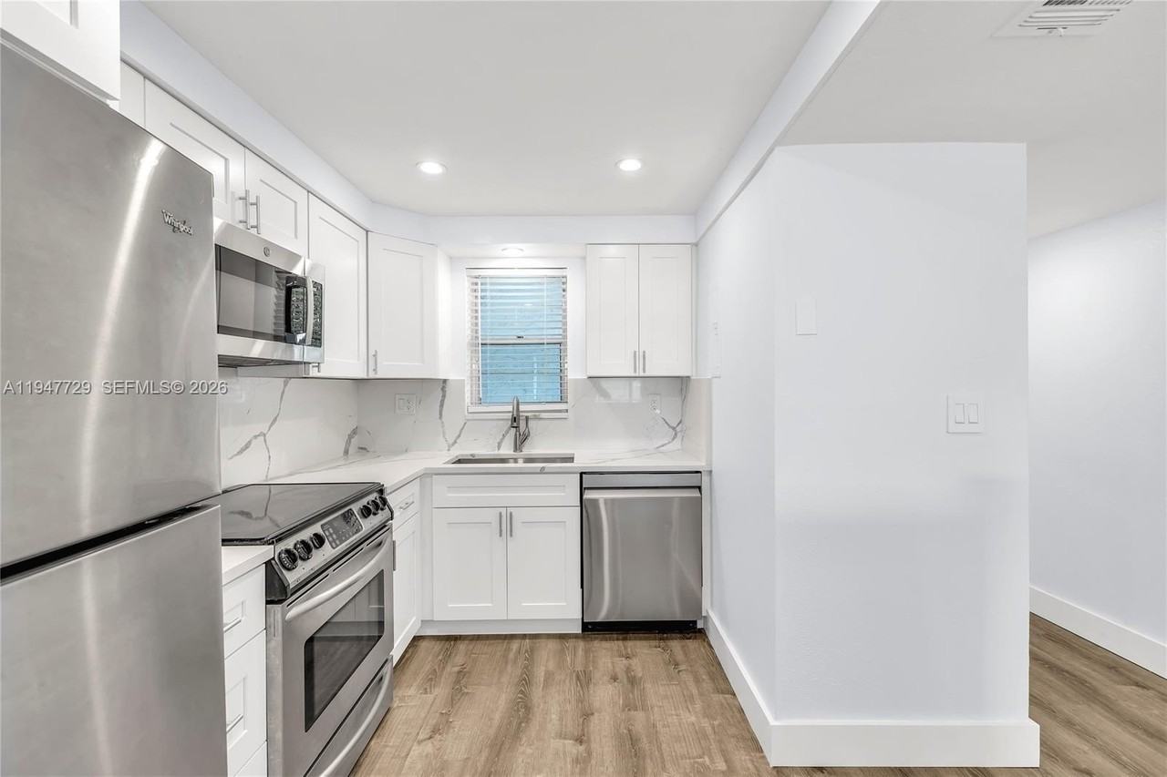 3100 W Rolling Hills Cir #109