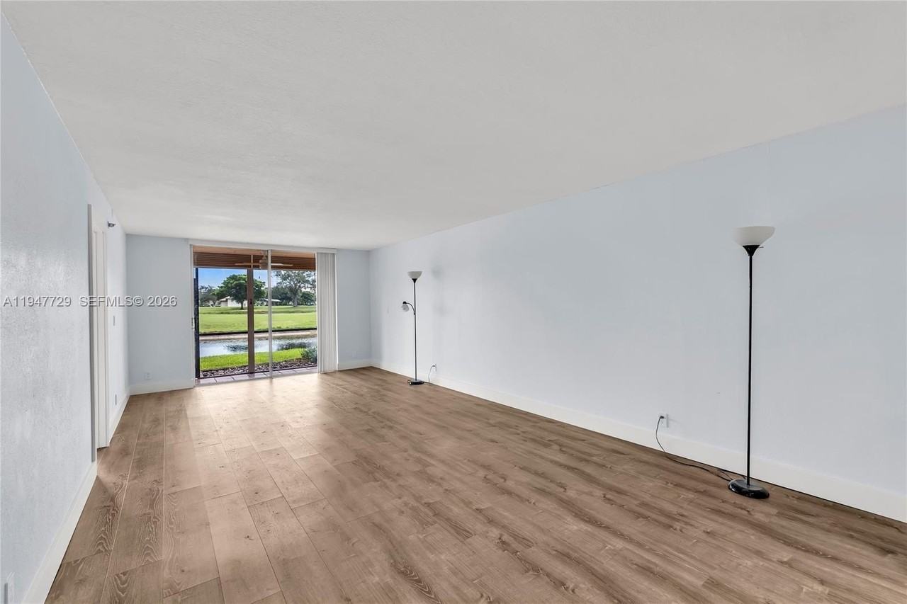 3100 W Rolling Hills Cir #109 - Photo 5 of 13