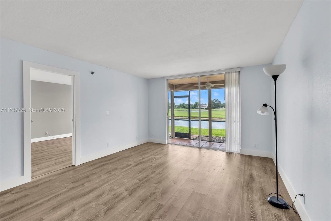 3100 W Rolling Hills Cir #109 - Photo 6 of 13