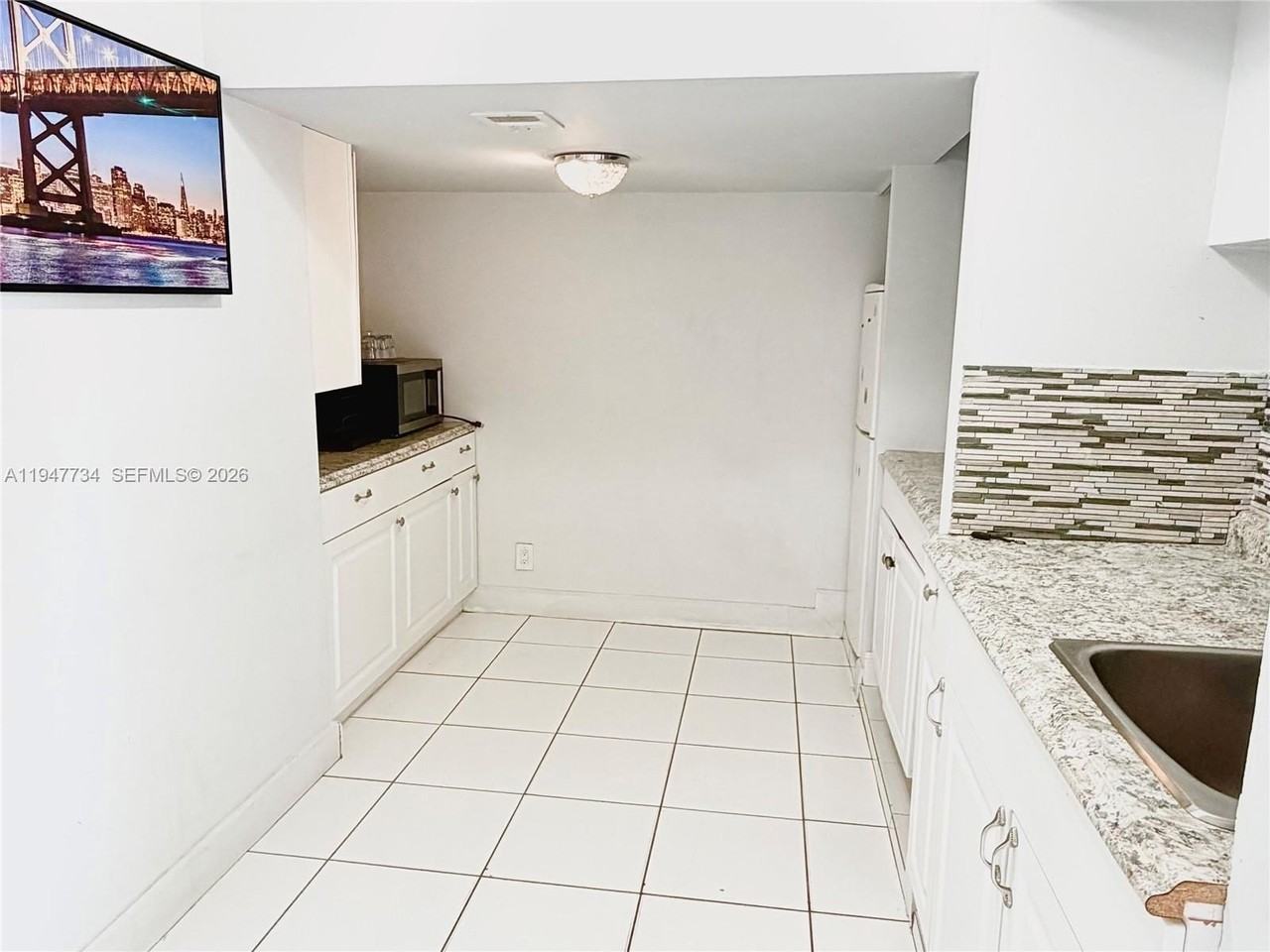 673 W 60th St #B - Photo 6 of 11