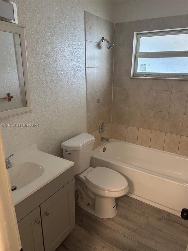 5833 Nw 22nd Ct #1 - Photo 5 of 5