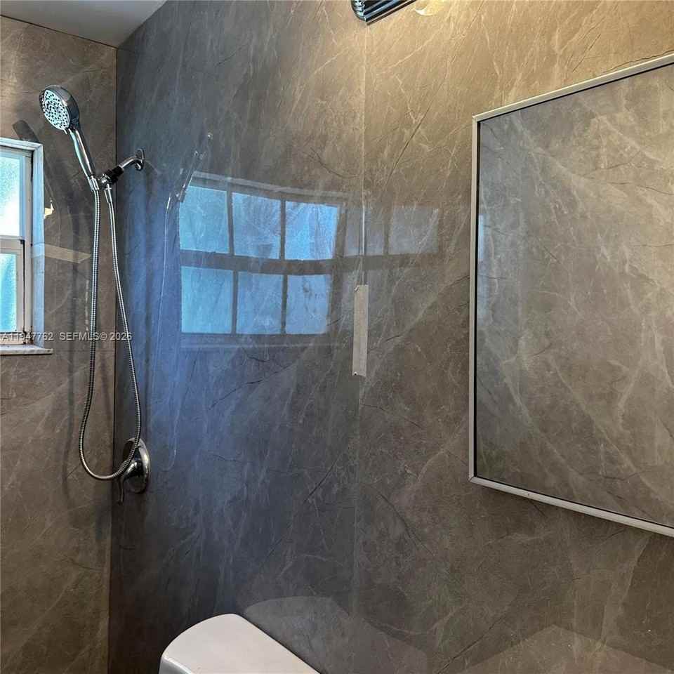 732 Moffett St #4A - Photo 4 of 50