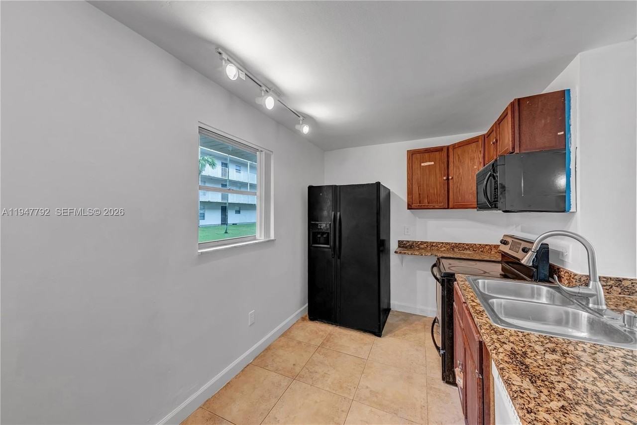 2800 Nw 56th Ave #H104 - Photo 3 of 34