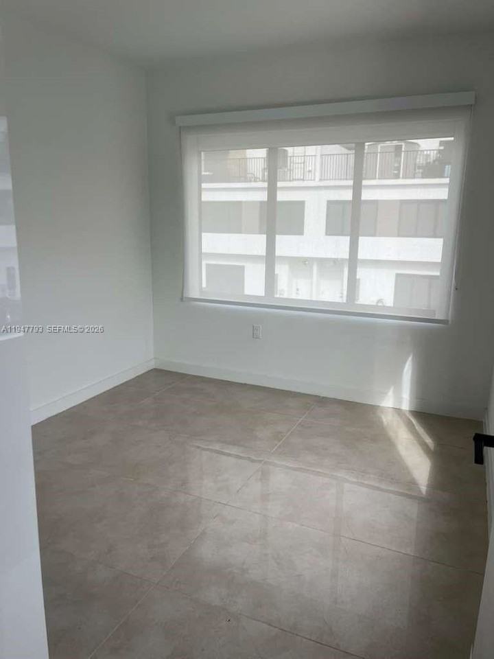 14561 Sw 261st Ter #1 - Photo 5 of 13