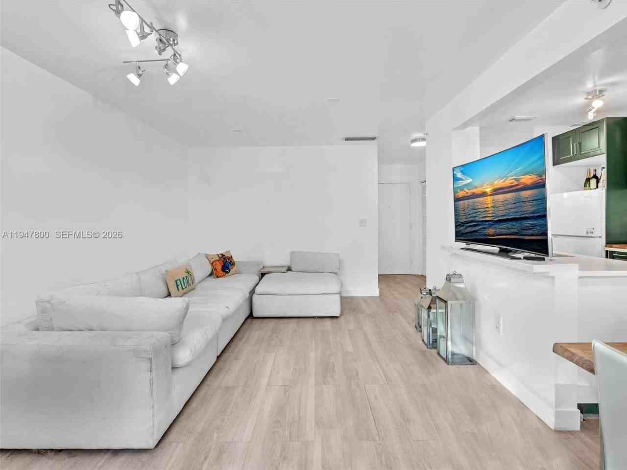 1688 West Ave #G06 - Photo 3 of 31