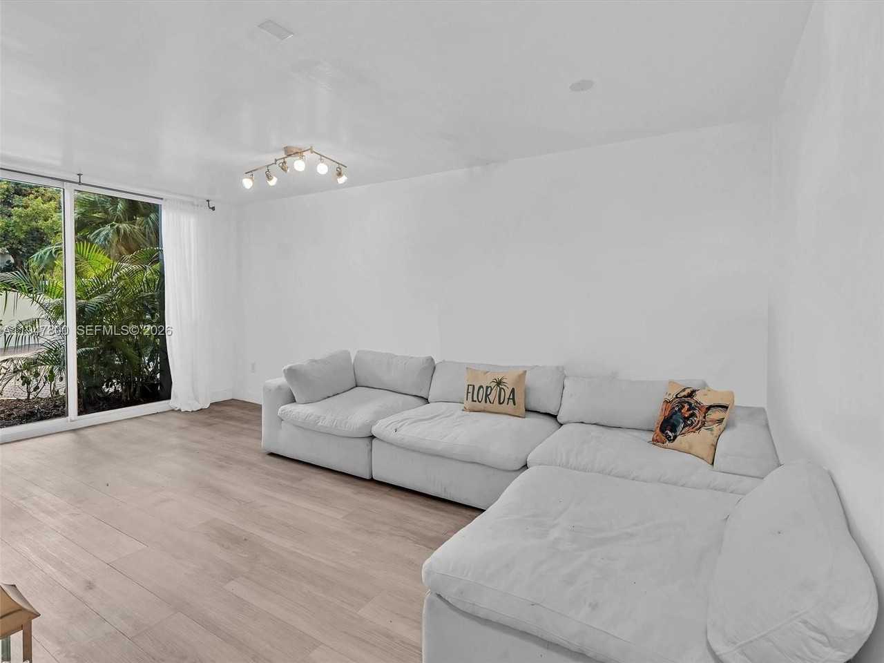 1688 West Ave #G06 - Photo 4 of 31