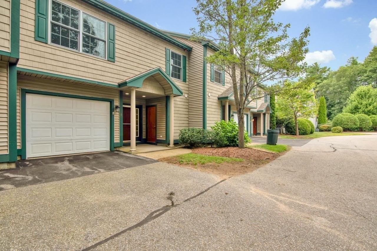 8 Deborah Ln - Photo 3 of 43