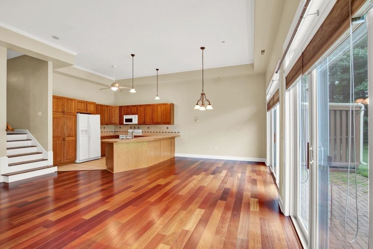 8 Deborah Ln - Photo 7 of 43