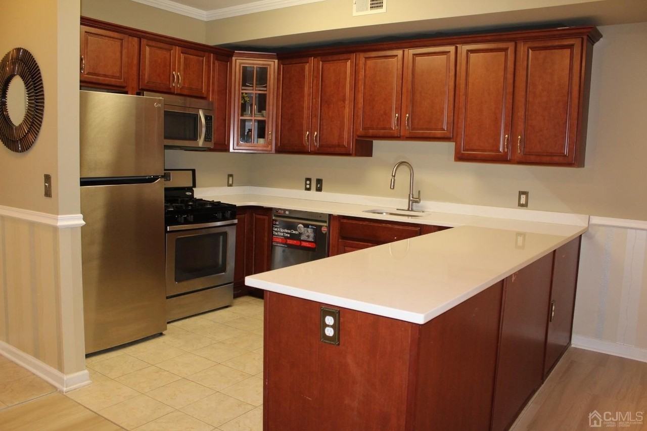 514 Doral Ct - Photo 4 of 17