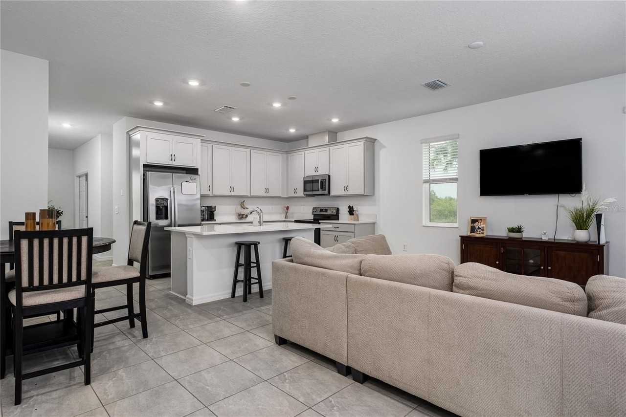 1912 Swivel Ln - Photo 3 of 48