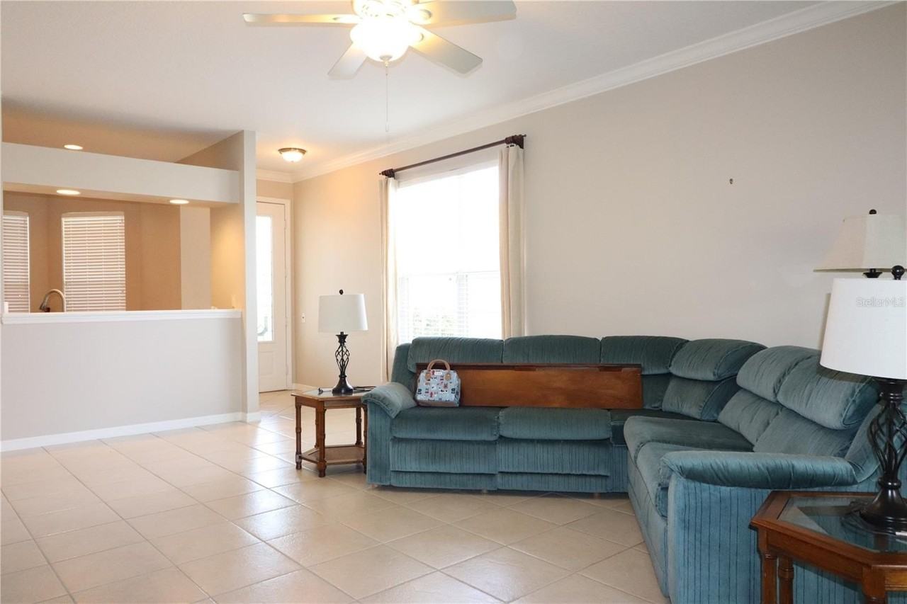 5532 Sir Churchill Dr - Photo 5 of 36