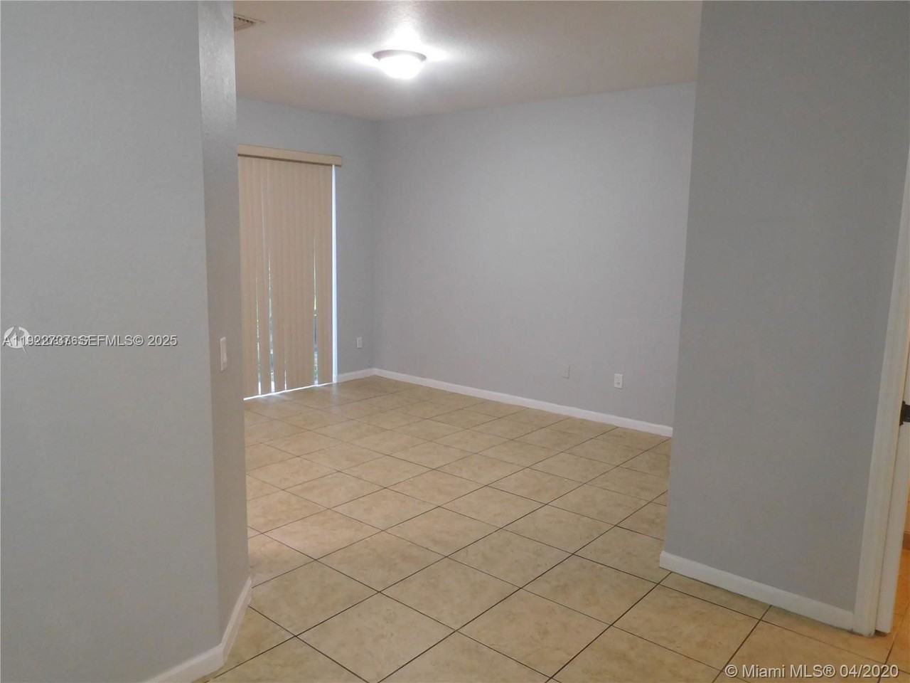 650 Ne 22nd Ter - Photo 4 of 8