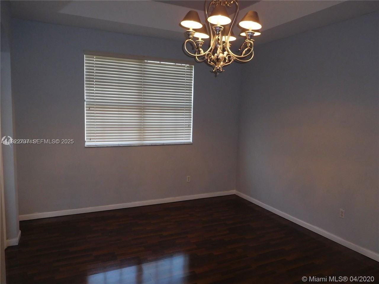 650 Ne 22nd Ter - Photo 7 of 8