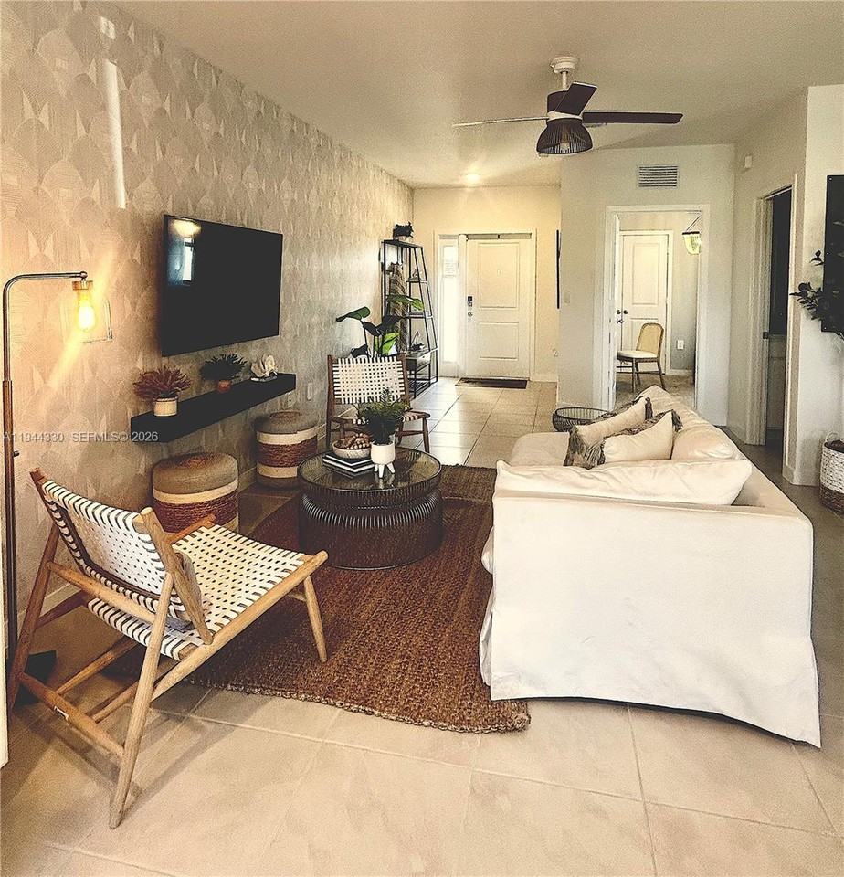 453 Nw 5th Ave - Photo 4 of 8