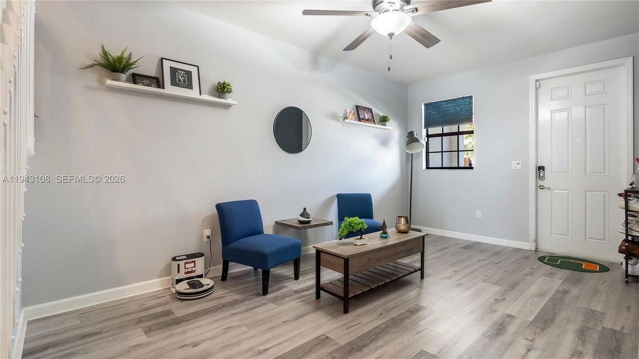 140 Se 34th Ter - Photo 3 of 8