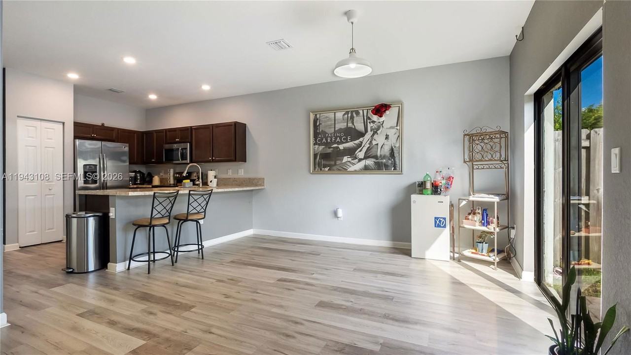 140 Se 34th Ter - Photo 5 of 8