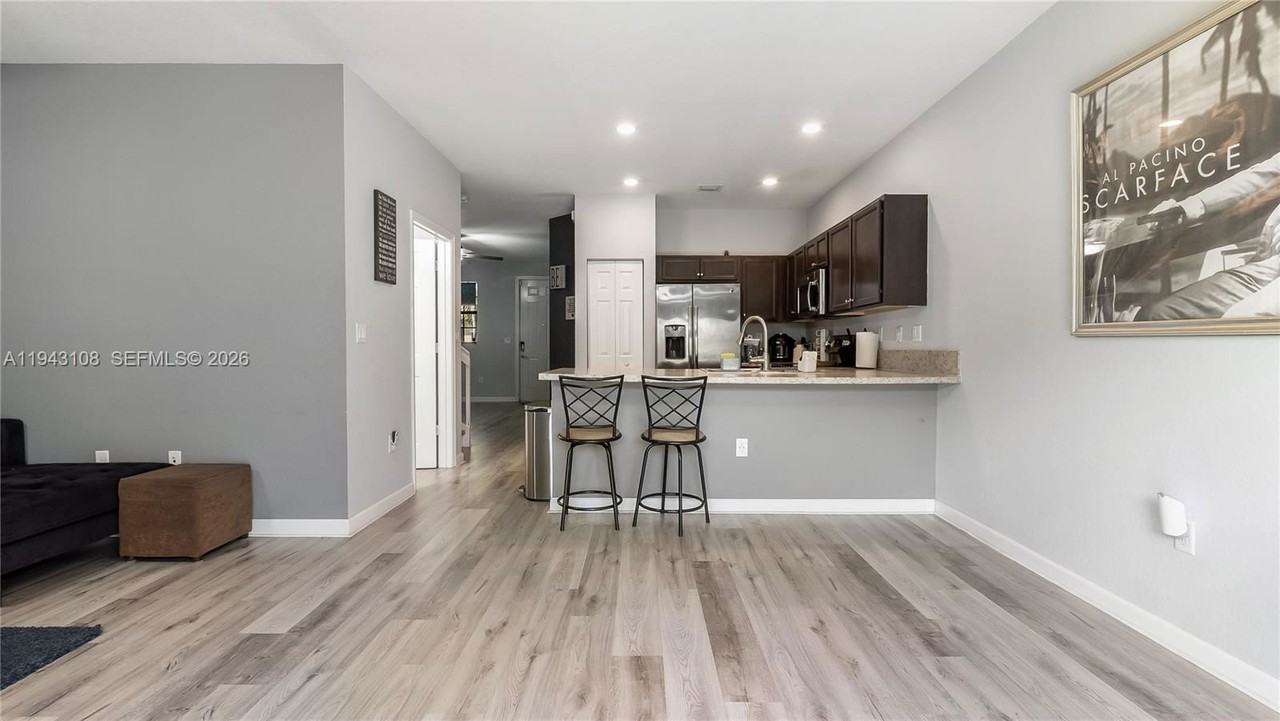 140 Se 34th Ter - Photo 6 of 8