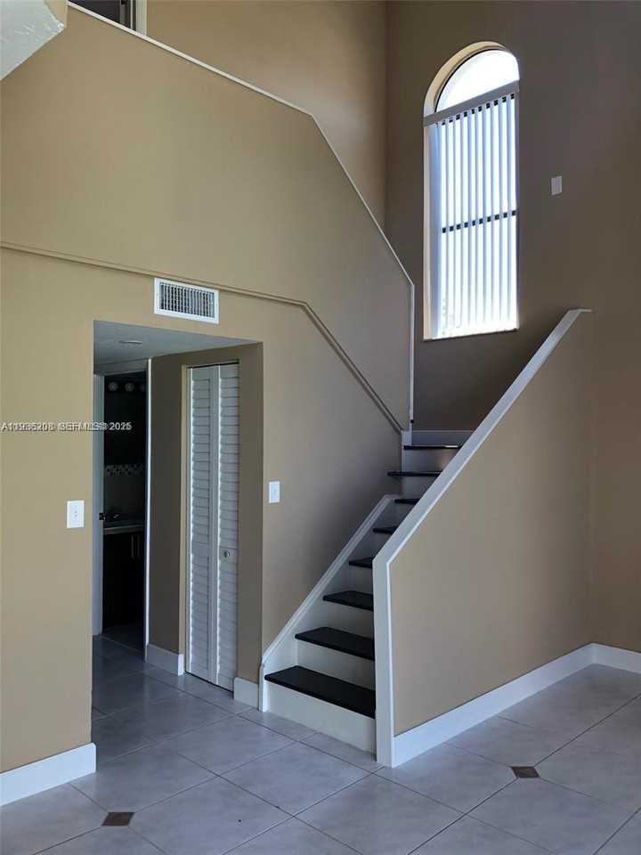 San Remo Cir - Photo 4 of 8