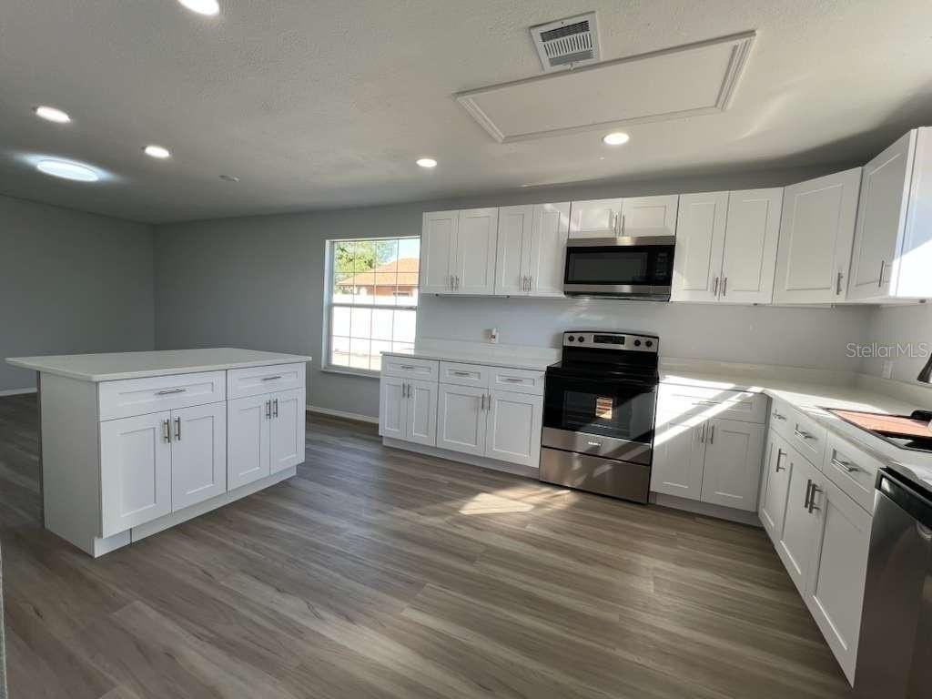 1731 Avenue C Ne - Photo 4 of 24