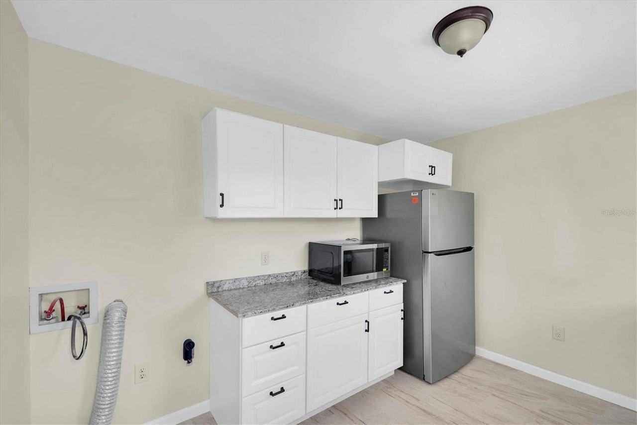 1607 18th St E - Photo 5 of 24