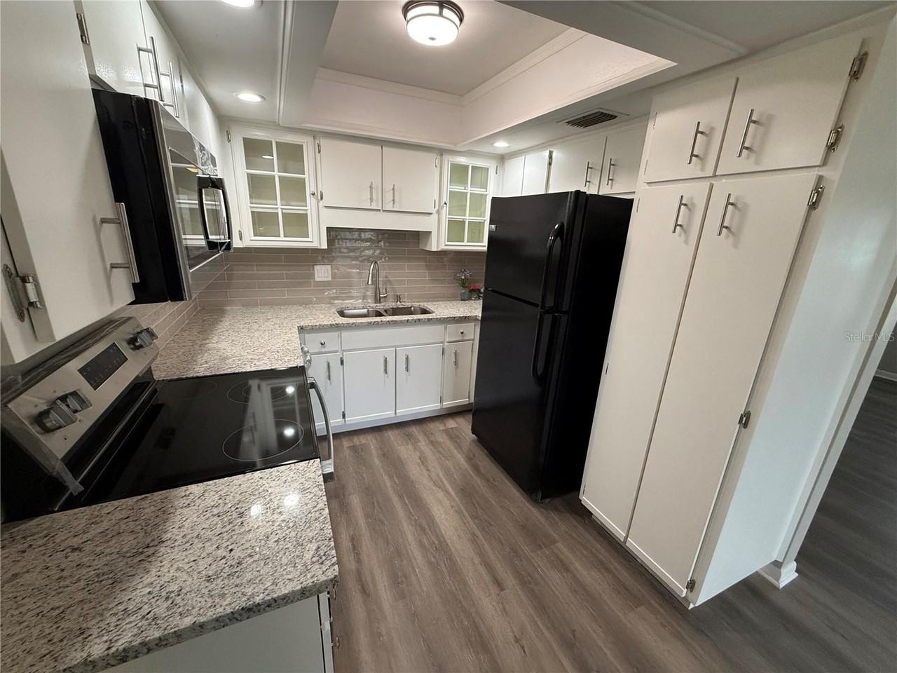 14731 Pine Glen Cir - Photo 5 of 29