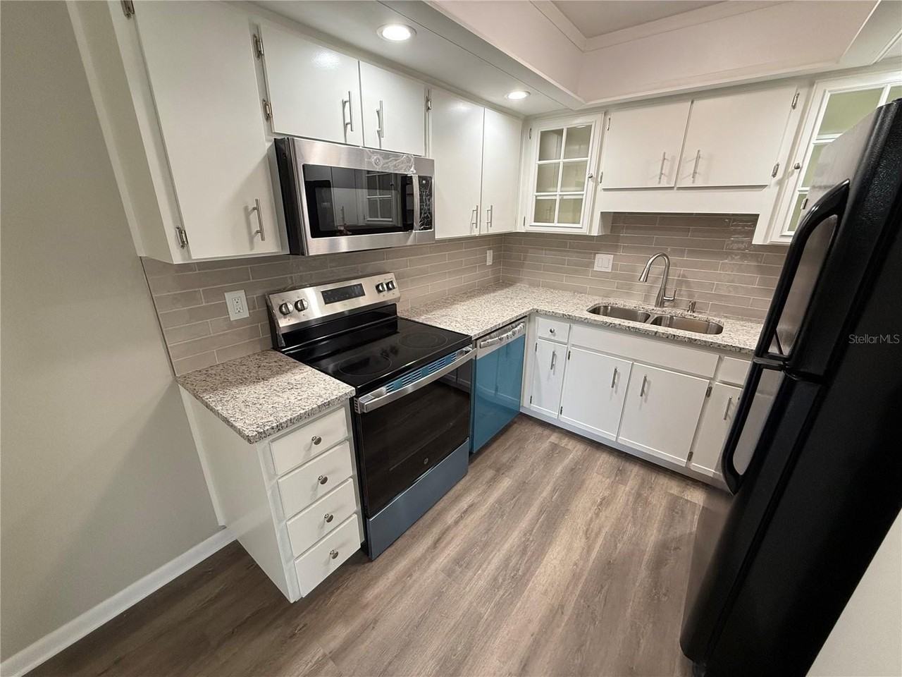 14731 Pine Glen Cir - Photo 7 of 29