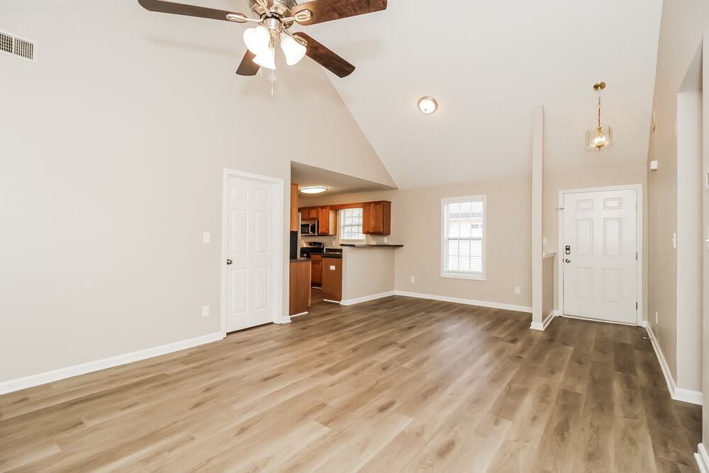 1050 Abercorn Way - Photo 4 of 16