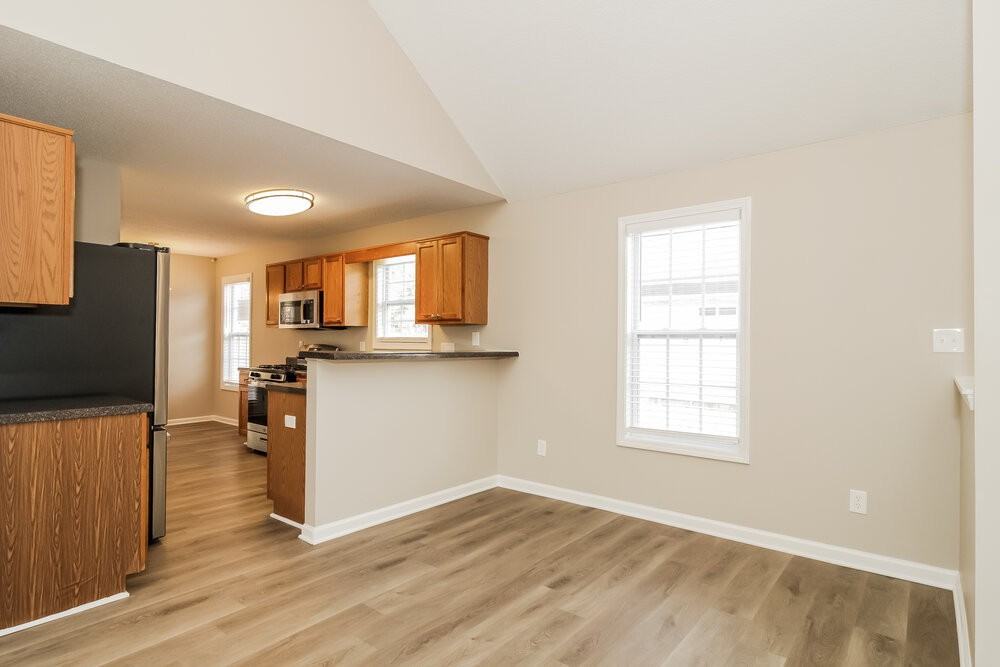 1050 Abercorn Way - Photo 5 of 16