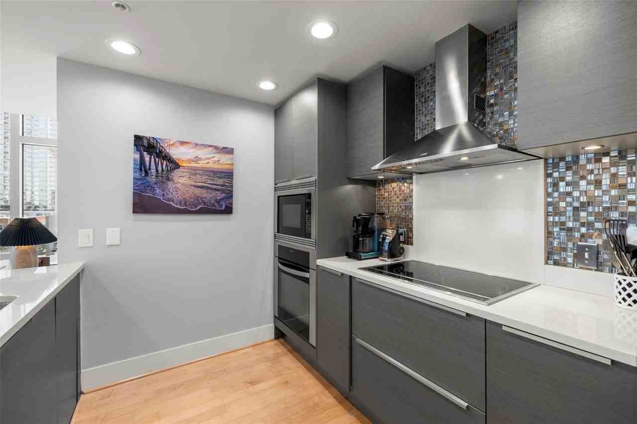 145 2nd Ave S #613 - Photo 7 of 50