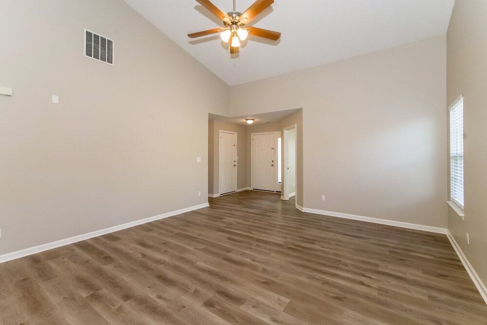 5765 Arlington Dr - Photo 3 of 16