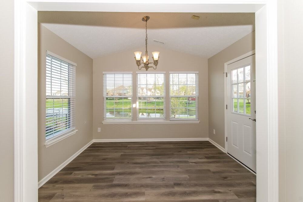 5765 Arlington Dr - Photo 5 of 16