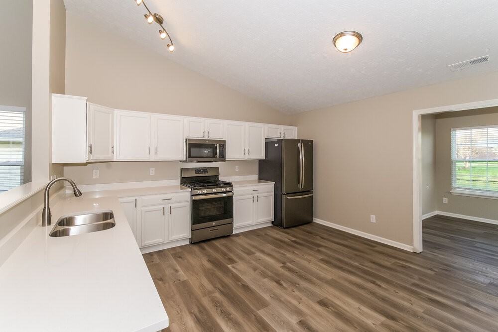 5765 Arlington Dr - Photo 7 of 16