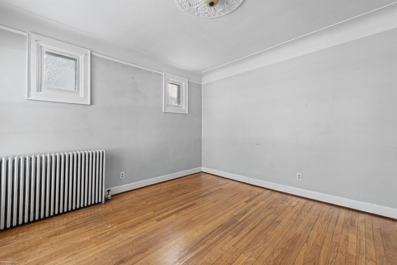 24619 Little Mack Ave - Photo 2 of 31