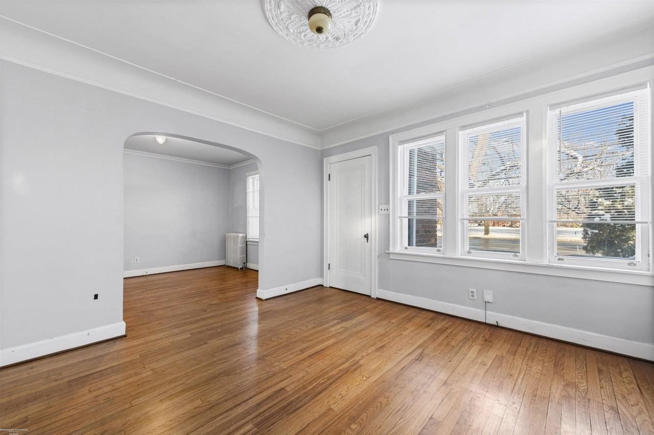 24619 Little Mack Ave - Photo 3 of 31