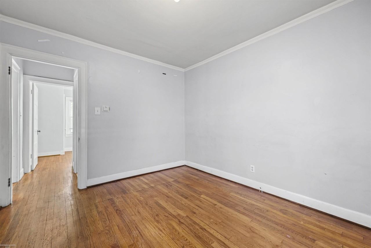 24619 Little Mack Ave - Photo 5 of 31