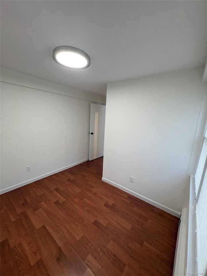 35 Washington Ave N Unit 1 #1 - Photo 7 of 9