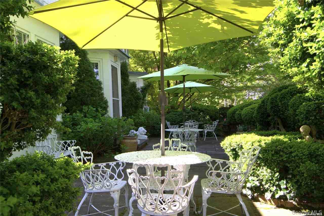 435 Bryant Avenue unit: House - Photo 5 of 15